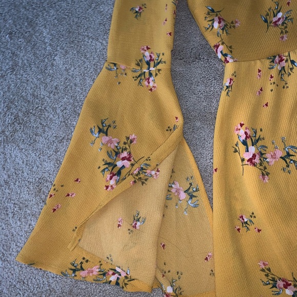 Dark yellow dress with bell sleeves - Picture 5 of 7